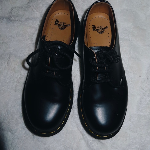 Dr. Martens Black Leather Women's Flats - Picture 4 of 4